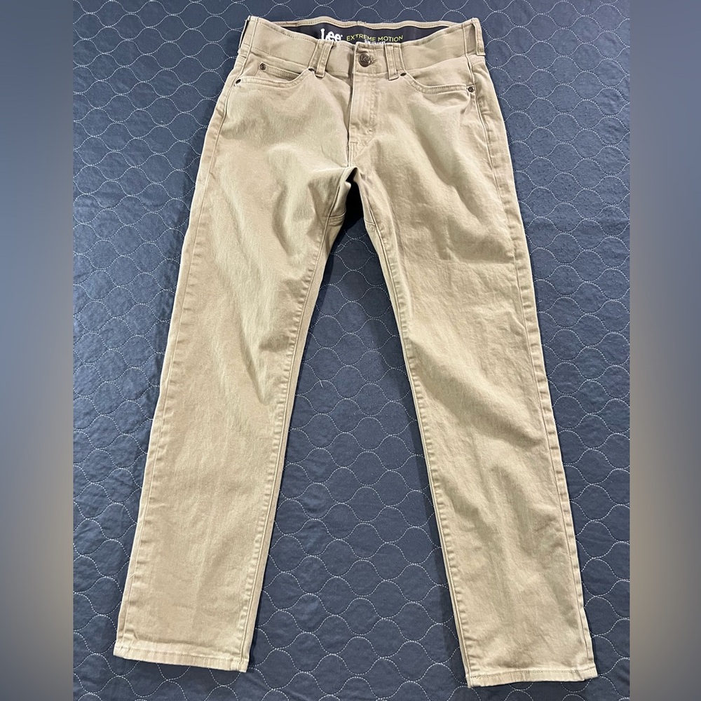Lee Khaki Slim Straight Extreme Motion Jeans 30x30